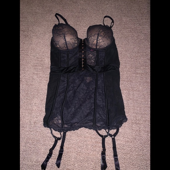 Black lace La Senza lingerie-never worn! - Picture 1 of 3